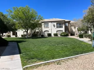 Photo #2: 2490757 Listing