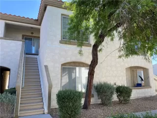 Photo #3: 2490757 Listing