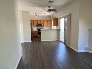 Photo #4: 2490757 Listing