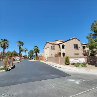 Photo #2: 2490759 Listing