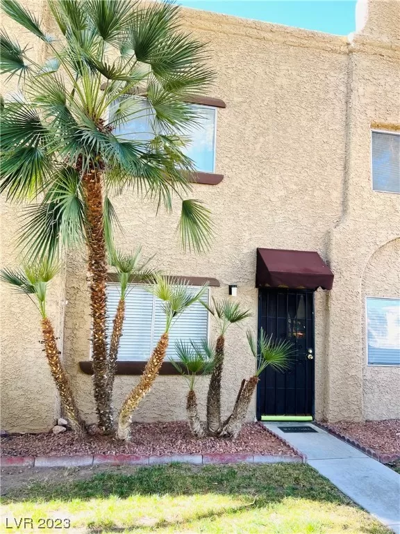 MLS: 2490776 Condo For Sale