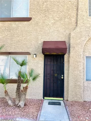 Photo #1: 2490776 Listing