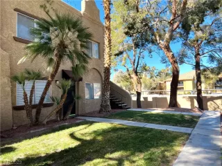 Photo #3: 2490776 Listing