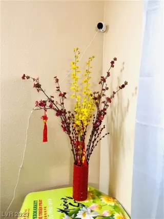 Photo #6: 2490776 Listing