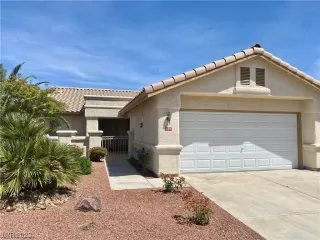 Photo #1: 2490793 Listing