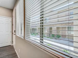 Photo #3: 2490801 Listing 