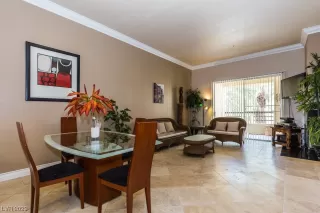 Photo #2: 2490820 Listing