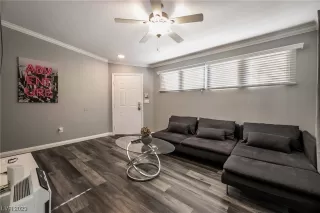 Photo #4: 2490823 Listing 