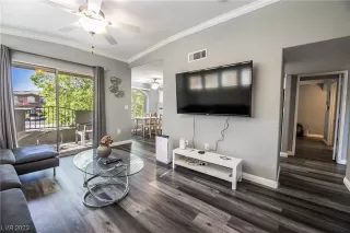 Photo #5: 2490823 Listing 