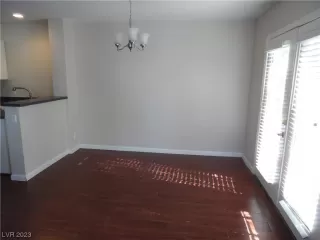 Photo #2: 2490836 Listing 