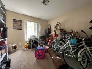 Photo #6: 2490844 Listing