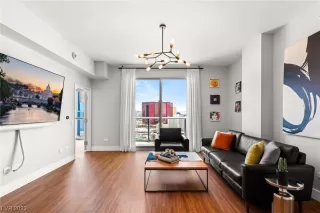 Photo #1: 2490862 Listing 