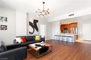 Photo #5: 2490862 Listing 