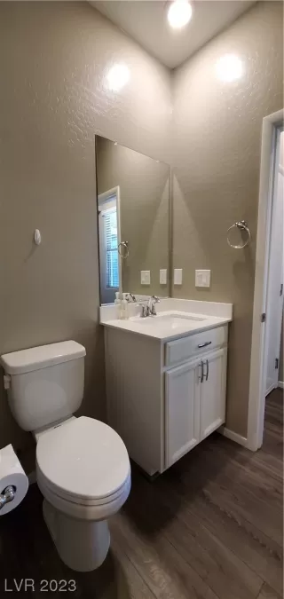 Photo #6: 2490870 Listing 