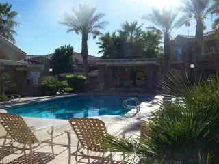 Photo #1: 2490885 Listing 