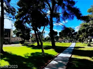 Photo #1: 2490904 Listing