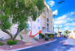 Photo #2: 2490904 Listing