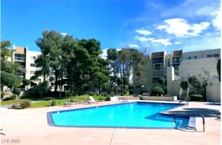 Photo #3: 2490904 Listing