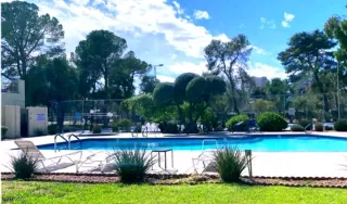 Photo #4: 2490904 Listing