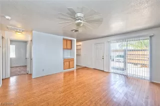 Photo #2: 2490907 Listing 