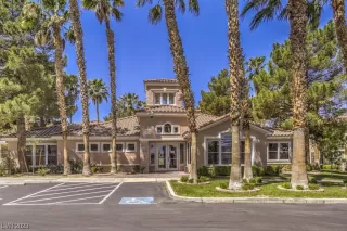 Photo #1: 2490923 Listing 