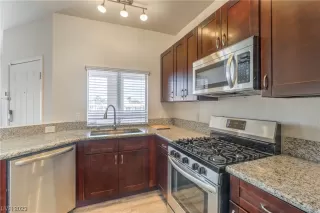 Photo #4: 2490923 Listing 