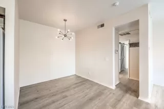 Photo #6: 2490923 Listing 