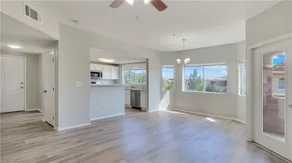 Photo #2: 2490955 Listing