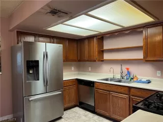 Photo #1: 2490996 Listing 