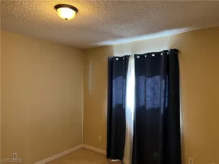 Photo #4: 2490996 Listing 