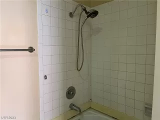 Photo #6: 2490996 Listing 