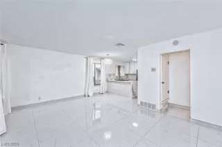 Photo #1: 2491012 Listing 