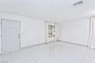 Photo #5: 2491012 Listing 