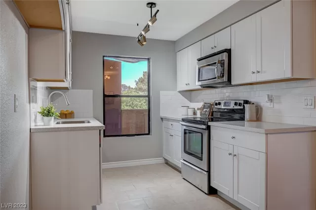 MLS: 2491035 Condo For Sale