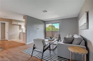 Photo #2: 2491035 Listing 