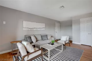 Photo #4: 2491035 Listing 