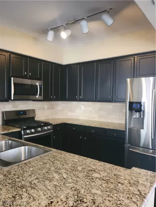 Photo #3: 2491064 Listing 