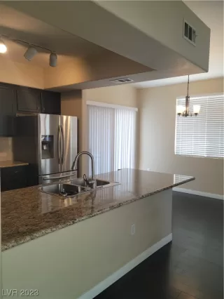 Photo #5: 2491064 Listing 