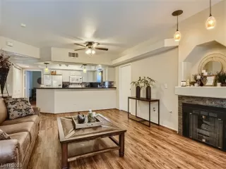 Photo #6: 2491106 Listing 