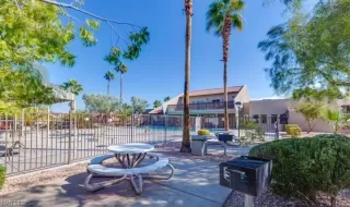 Photo #2: 2491153 Listing