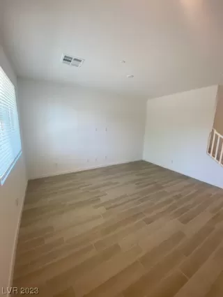 Photo #2: 2491201 Listing 