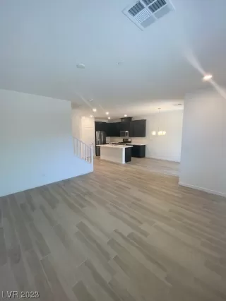 Photo #3: 2491201 Listing 