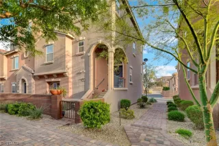 Photo #2: 2491203 Listing