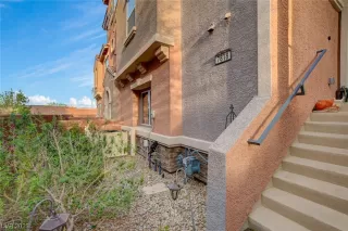 Photo #4: 2491203 Listing