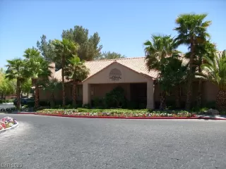 Photo #3: 2491207 Listing 