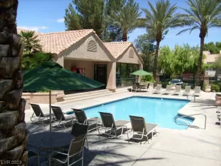 Photo #4: 2491207 Listing 