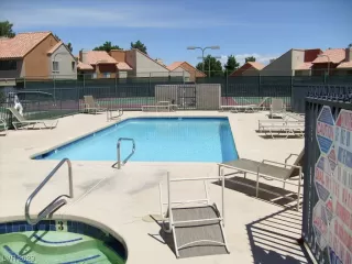 Photo #5: 2491207 Listing 