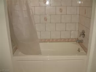 Photo #5: 2491208 Listing 