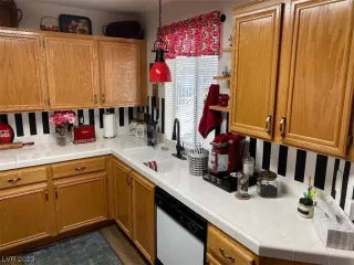 Photo #1: 2491218 Listing