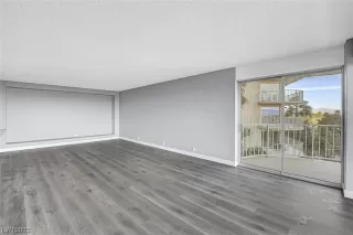 Photo #2: 2491222 Listing